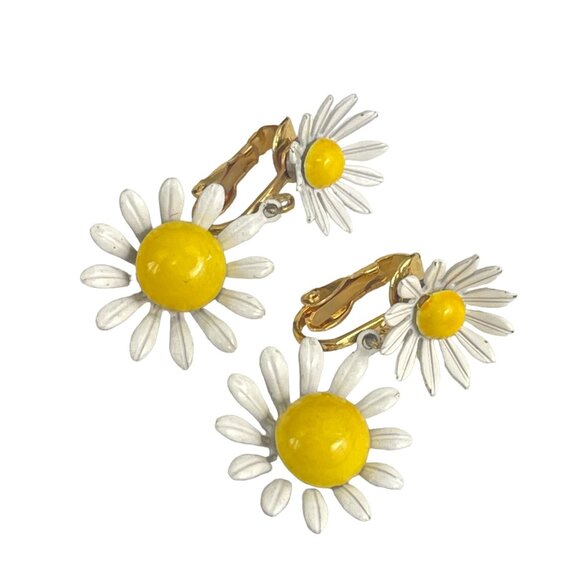Vintage Daisy Flower Clip-On Earrings White & Yellow Retro Style For Women - Picture 4 of 8